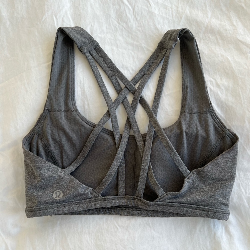 Lululemon Free to be Bra *Tranquil - Light Heathered Grey - Size 4